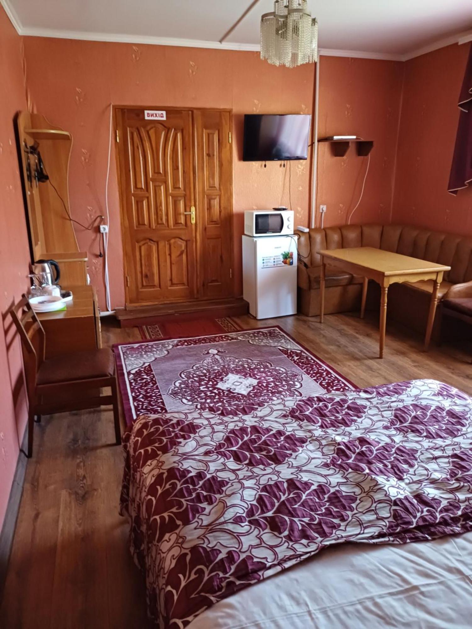 Hotel Gostynnyi Dvir Sarhorod Kültér fotó