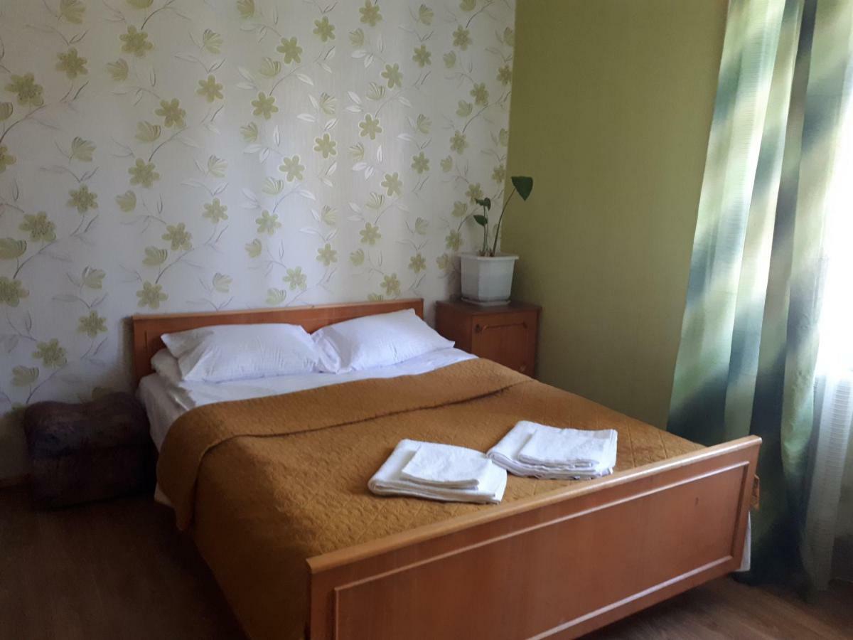 Hotel Gostynnyi Dvir Sarhorod Kültér fotó