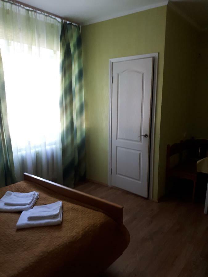 Hotel Gostynnyi Dvir Sarhorod Kültér fotó