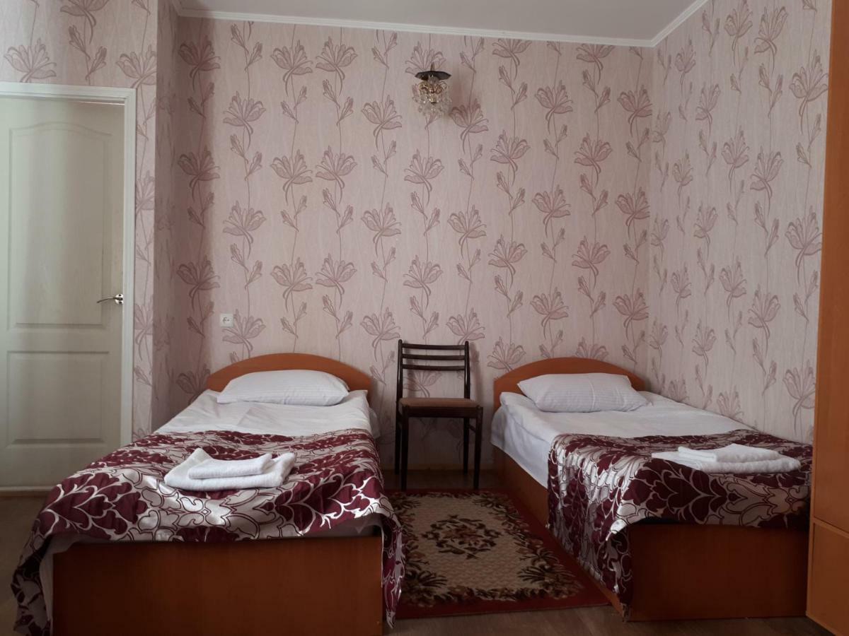 Hotel Gostynnyi Dvir Sarhorod Kültér fotó