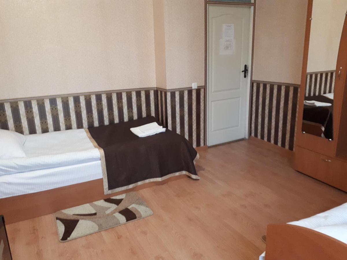 Hotel Gostynnyi Dvir Sarhorod Kültér fotó