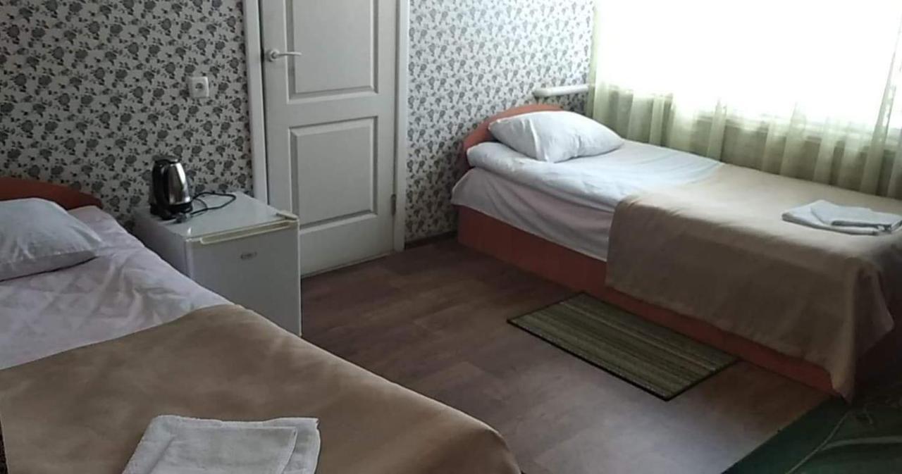 Hotel Gostynnyi Dvir Sarhorod Kültér fotó